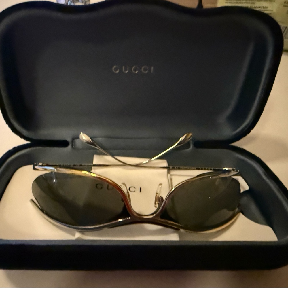 Gucci Silver and Black Aviator Sunglasses - Picture 3 of 7